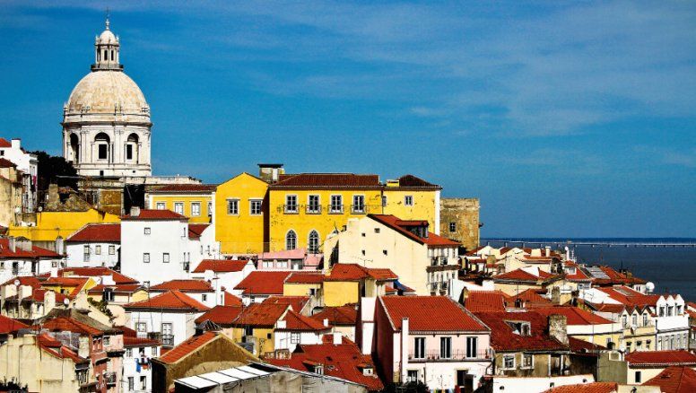 Alfama, otra de las áreas para conocer en Lisboa.