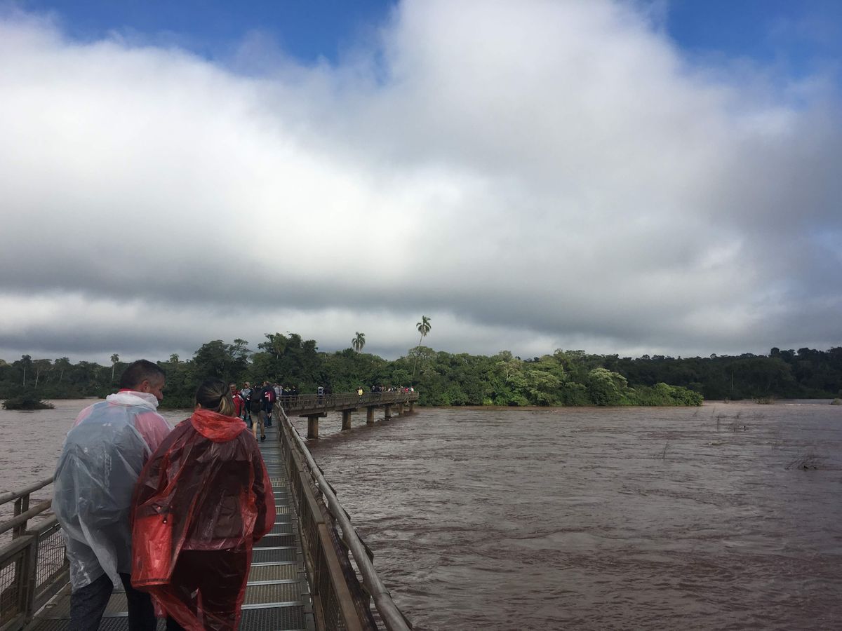 ¿Cuánto tiempo lleva recorrer las Cataratas del Iguazú?