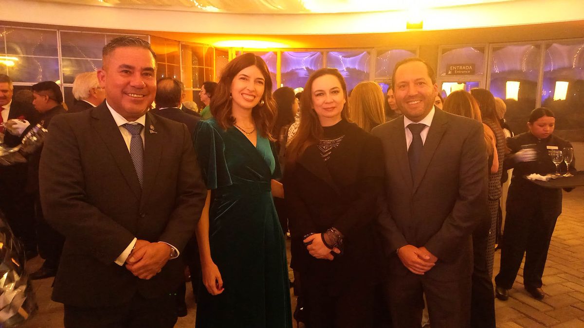 Gustavo García, consejero económico comercial de Perú en Ecuador; Ana María Miranda, responsable de marketing digital de Polimundo; Fanny Thivierge, especialista de Turismo de PromPerú Ecuador; y Diego Padula, gerente general de Polimundo. 