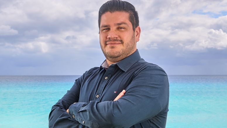Guillermo Villegas, director de Marketing de Hilton Cancún Mar Caribe All-Inclusive Resort, destaca las cualidades de la propiedad.