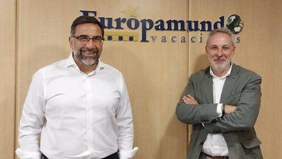 Alejandro de la Osa, CEO de Europamundo, y Carlos Ruíz, director general de Politours.