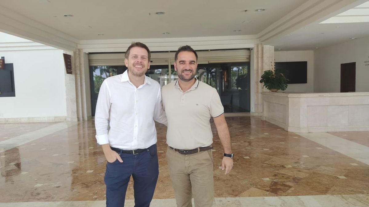 Iberostar: Ramón Girón, director de Operaciones en México; y João Abegão, VP Comercial para Latam y México.