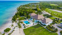 El complejo Puntacana Resort ofrece una serie de hoteles de alto nivel y se distingue por su propuesta de golf.