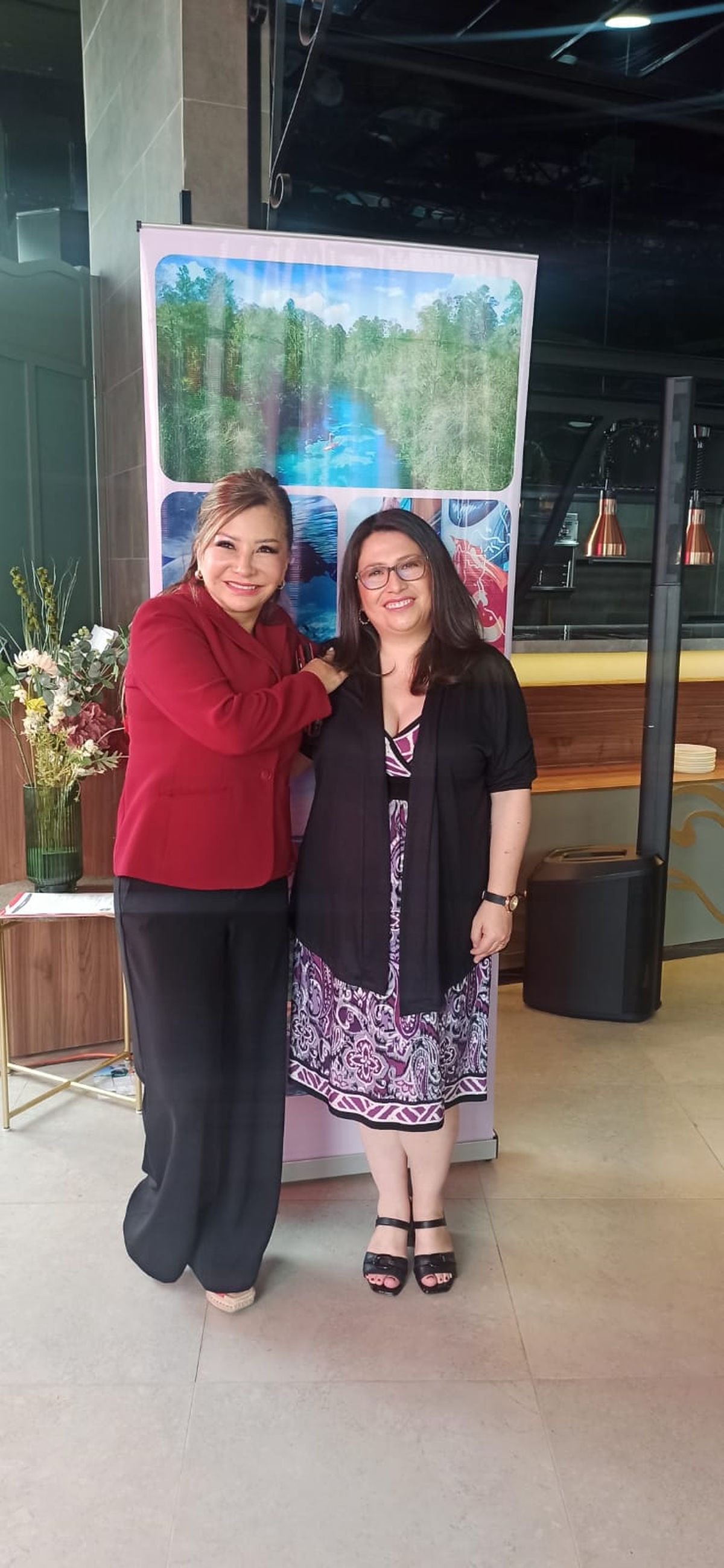 Patricia Elías (Tecnoreps) y María Alexandra Ordóñez (Aviareps, representante de Visit Florida en Ecuador). - Ladevi Medios y Soluciones Patricia Elías (Tecnoreps) y María Alexandra Ordóñez (Aviareps, representante de Visit Florida en Ecuador).
