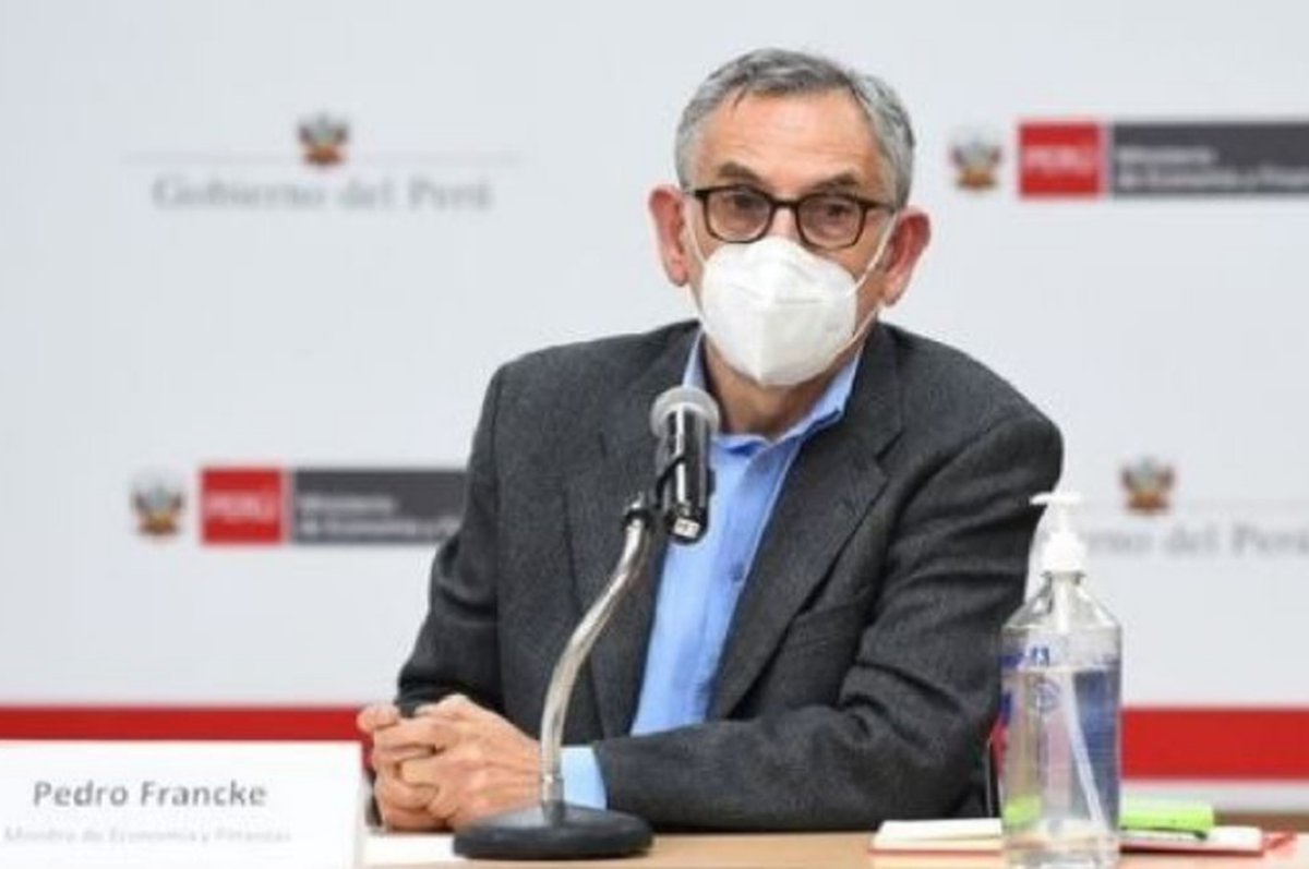 El ministro de Economía, Pedro Francke, espera que la tercera ola sea la última, debido al gran impacto que ha tenido en el sector turismo. - Ladevi Medios y Soluciones El ministro de Economía, Pedro Francke, espera que la tercera ola sea la última, debido al gran impacto que ha tenido en el sector turismo.