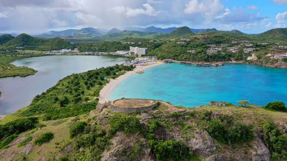Blue Diamond Resorts anuncia la apertura del Royalton CHIC Antigua para fines de 2023 en la idílica playa de Dickenson Bay, Antigua.
