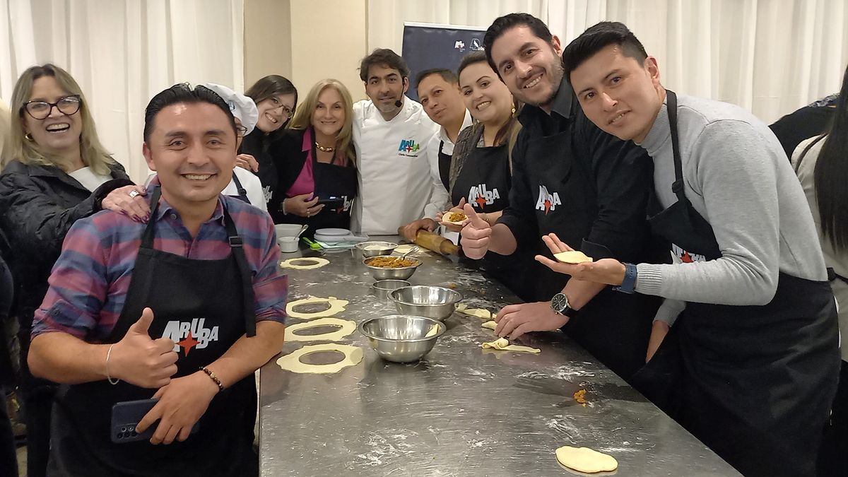 Representantes de mayoristas, agencias de viajes y aerolíneas participaron en MasterClass culinaria organizada por la Autoridad de Turismo de Aruba.