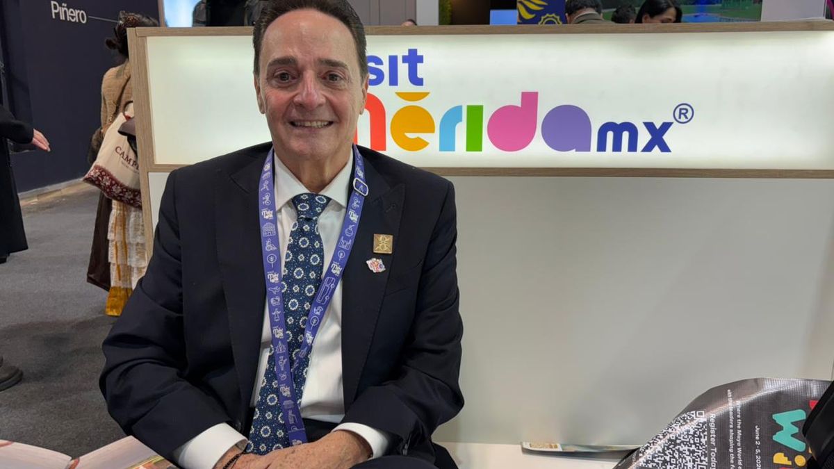 Armando Cázares, secretario técnico de la Unidad de Turismo del Ayuntamiento de Mérida, en Fitur 2026.