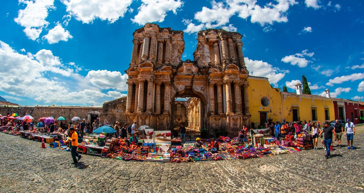 Antigua Guatemala, ciudad ícono del turismo cultural.