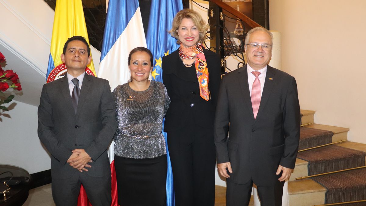 Juan Manrique Camargo, viceministro de Turismo; Maristella Rodríguez Garzón, gerente de Ventas para Colombia de Air France y KLM; Caroline Putnoki, directora de Atout France para América del Sur; y Sylvain Itté, embajador de Francia en Colombia.