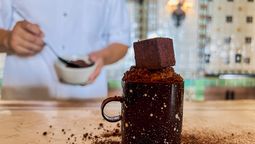 Celebra el Día Internacional del Chocolate con 5 recetas únicas donde podrás agasajar a este clásico de la gastronomía con toques y detalles innovadores.&nbsp;