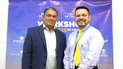 Jhon Rojas, gerente general; y Yolguer Sierra, director comercial de Mundial de Cruceros.