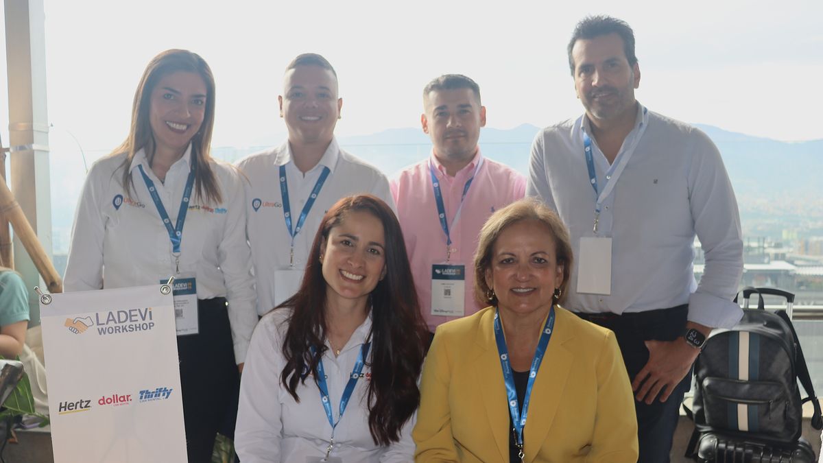 Equipo de Hertz en el marco de Ladevi Workshop Medell&iacute;n.