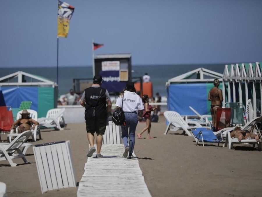 Verano informal: la provincia de Buenos Aires informó que hubo un 13% más de actas labradas respecto del verano anterior. Se relevaron 3.560 comercios de 20 localidades costeras. Hoteles y restaurantes, los más infraccionados.