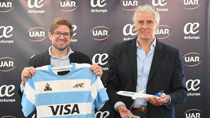 Gonzalo Romero, country manager de Brasil y Argentina de Air Europa, y Gabriel Travaglini, presidente de la Unión Argentina de Rugby.&nbsp;