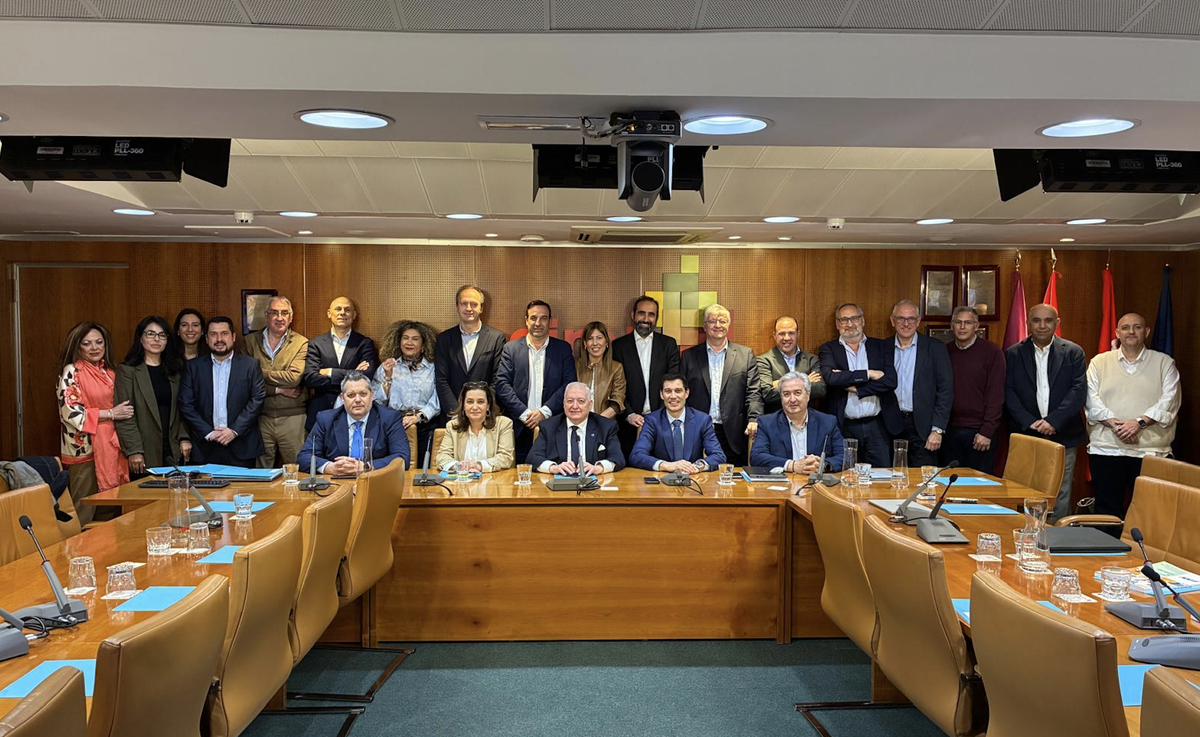 Nuevo consejo directivo de UNAV, con César Gutiérrez Calvo como nuevo presidente de la patronal.
