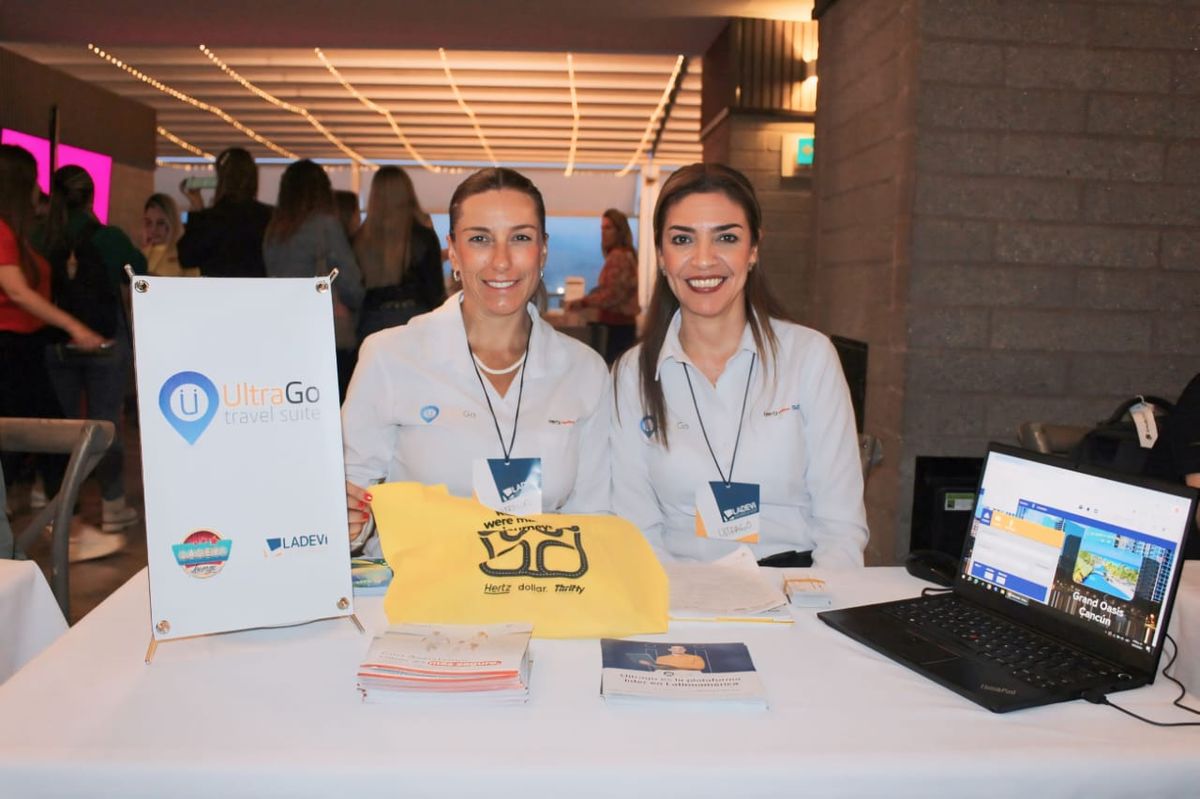 Stand de UltraGo en Medellín durante Ladevi Workshop.