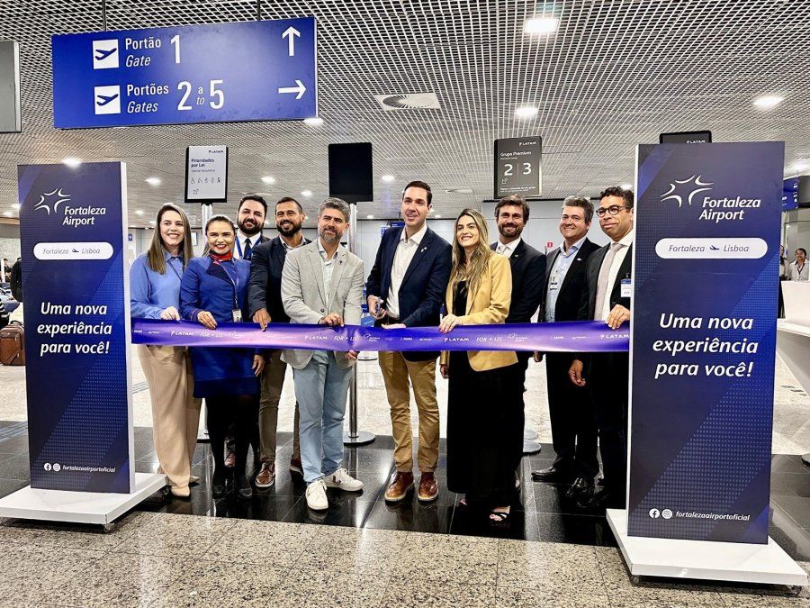 Autoridades políticas y de Latam Airlines Brasil cortan la cinta del vuelo inaugural de la compañía de Fortaleza a Lisboa - Ladevi Medios y Soluciones Autoridades políticas y de Latam Airlines Brasil cortan la cinta del vuelo inaugural de la compañía de Fortaleza a Lisboa