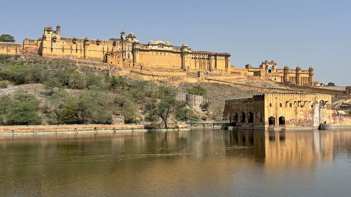 El Fuerte Amber en Jaipur, capital de Rajastán, India. El Fuerte Amber en Jaipur, capital de Rajastán, India.
