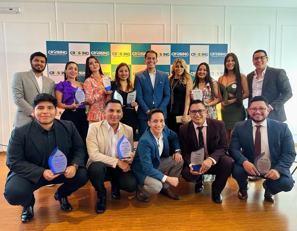 Equipo Crossing Galápagos & Ecuador, incluido Fernando Rizzo y agentes de viajes de la costa ecuatoriana. - Ladevi Medios y Soluciones Equipo Crossing Galápagos & Ecuador, incluido Fernando Rizzo y agentes de viajes de la costa ecuatoriana.