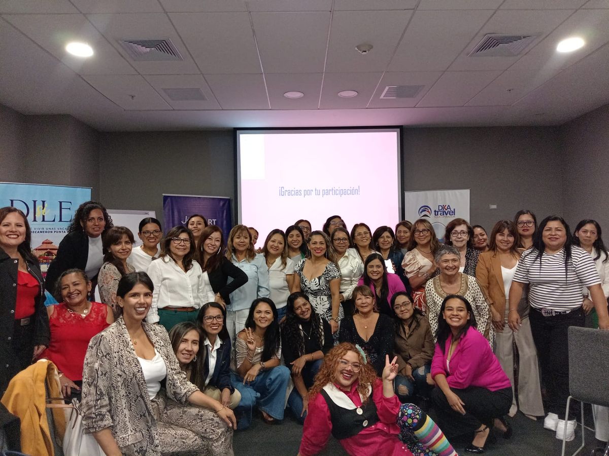 Madres de diversas agencias de viajes homenajeadas por Dika Travel Perú, de la mano del Hotel Costa del Sol, Decameron y JetSmart.