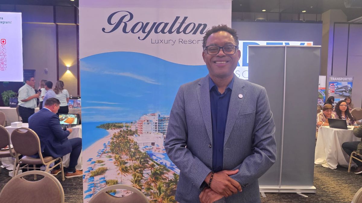 Juan Pilier, gerente senior de ventas de Royalton, detalla las nuevas aperturas y renovaciones de la cadena durante el Ladevi Workshop Lima 2026.