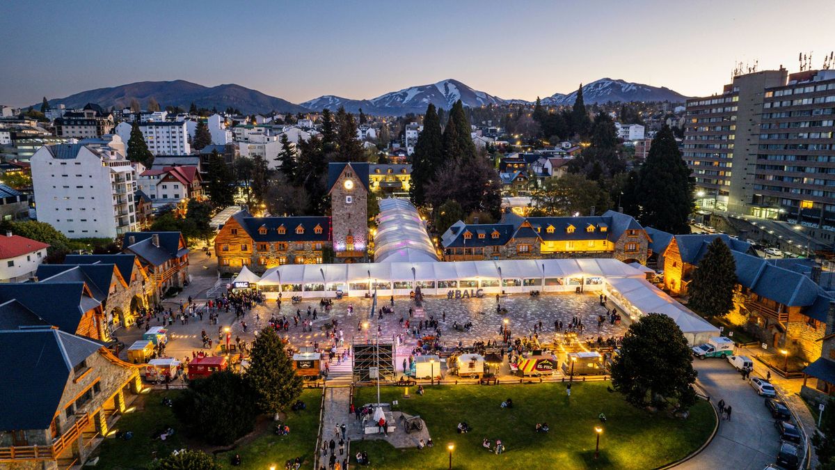 Bariloche a la Carta es el festival gastronómico más importante de la Patagonia. Bariloche a la Carta es el festival gastronómico más importante de la Patagonia.