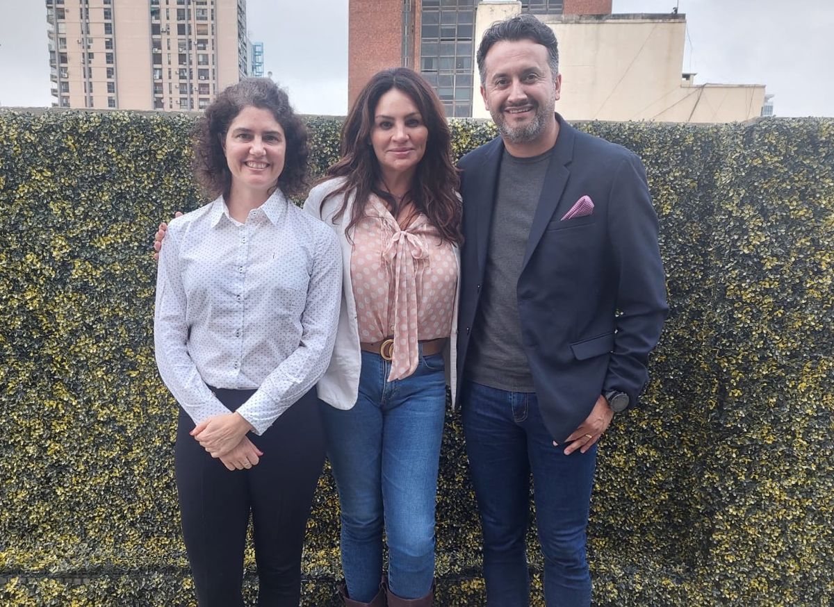 Jennifer Barnfather, Victoria Dorovskaya y Alex Ruiz, ejecutivos de Inclusive Collection.