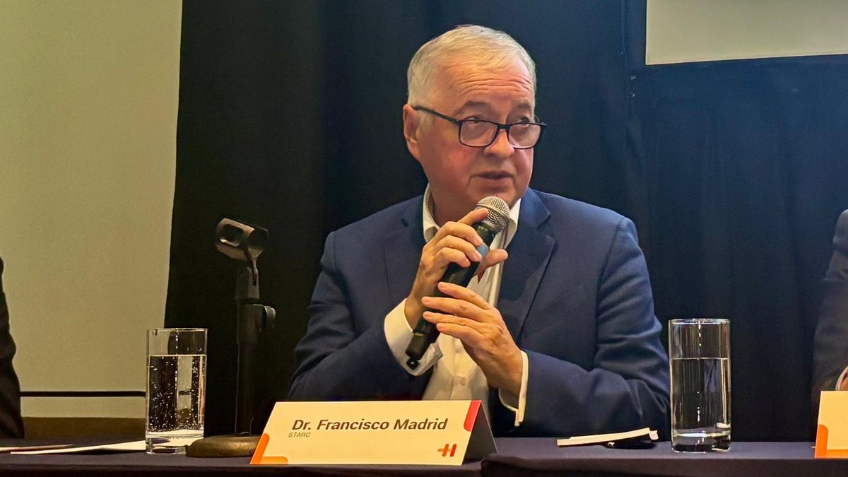 Francisco Madrid, director de STARC, presentó el estudio “Dimensionamiento y caracterización de las rentas vacacionales en México, 2025”.