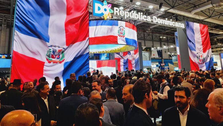 El hermoso stand de República Dominicana en uno de los tantos momentos de alta convocatoria que proporcionó el primer día de Fitur.