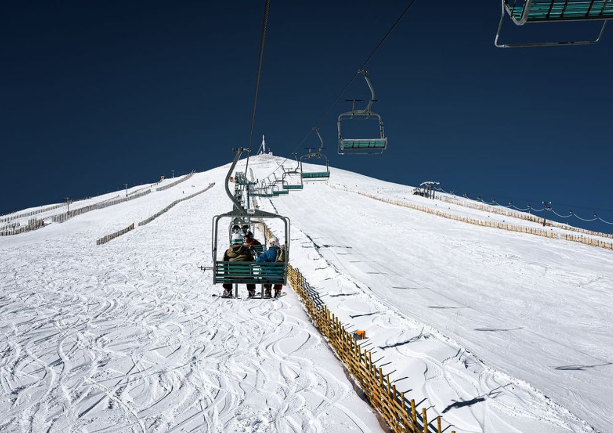 El Colorado se encuentra en medio de la cordillera de Los Andes, en la Región Metropolitana.