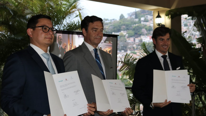 Acto de renovación del acuerdo entre Honduras e Iberojet.