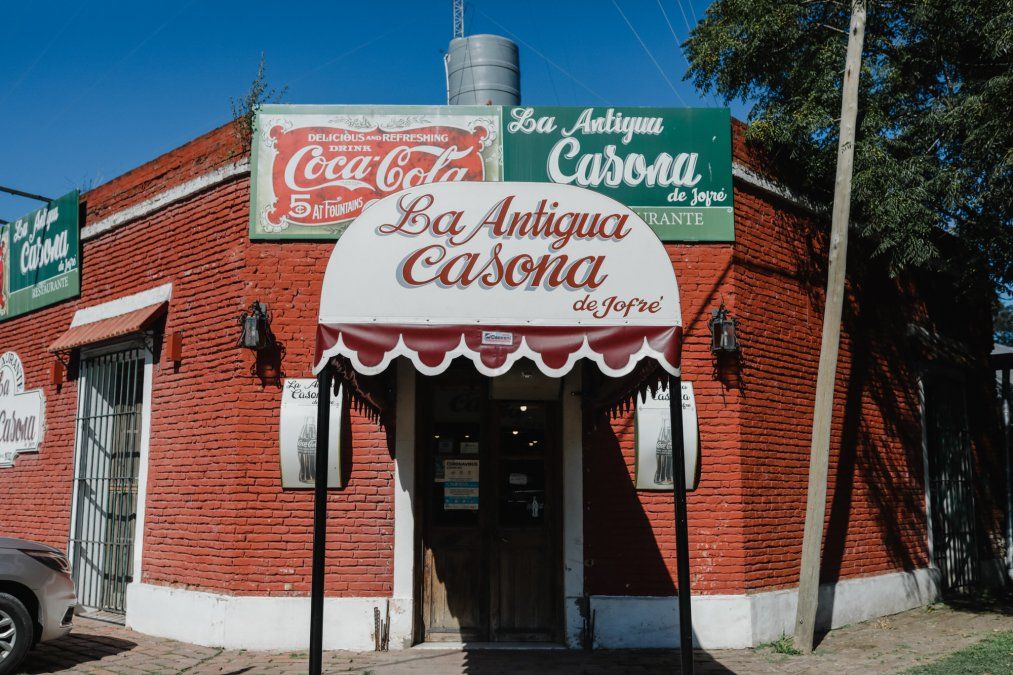 Escapadas de fin de semana: la pintoresca pulpería La Antigua Casona de Jofré es una excelente recomendación para almorzar a gusto en el poblado.