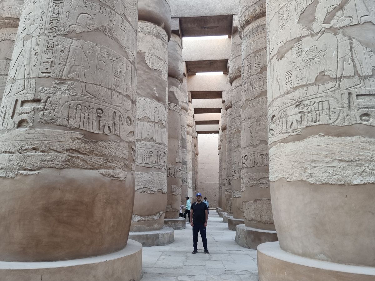 Luxor es una ciudad conocida por contar con el majestuoso templo de Karnak y el Valle de los Reyes y Reinas.