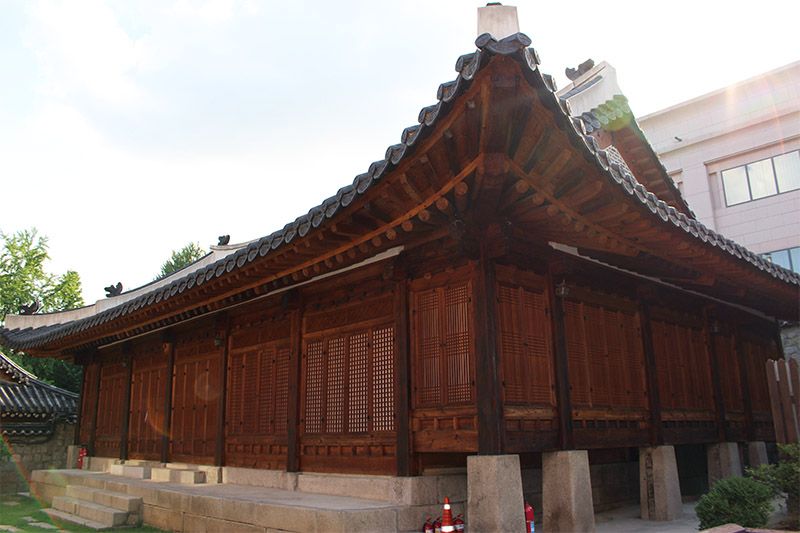 Seúl continúa renovando sus servicios.