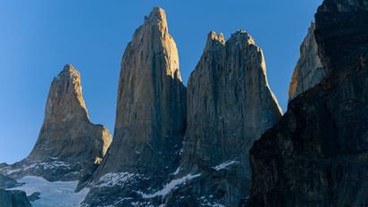 Tres turistas de Rusia fueron expulsados de Torres del Paine por encender fuego en zona protegida.