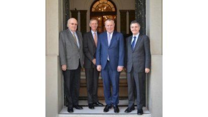 Ministro británico visitó la CNC para conversar sobre el futuro en medio del Brexit