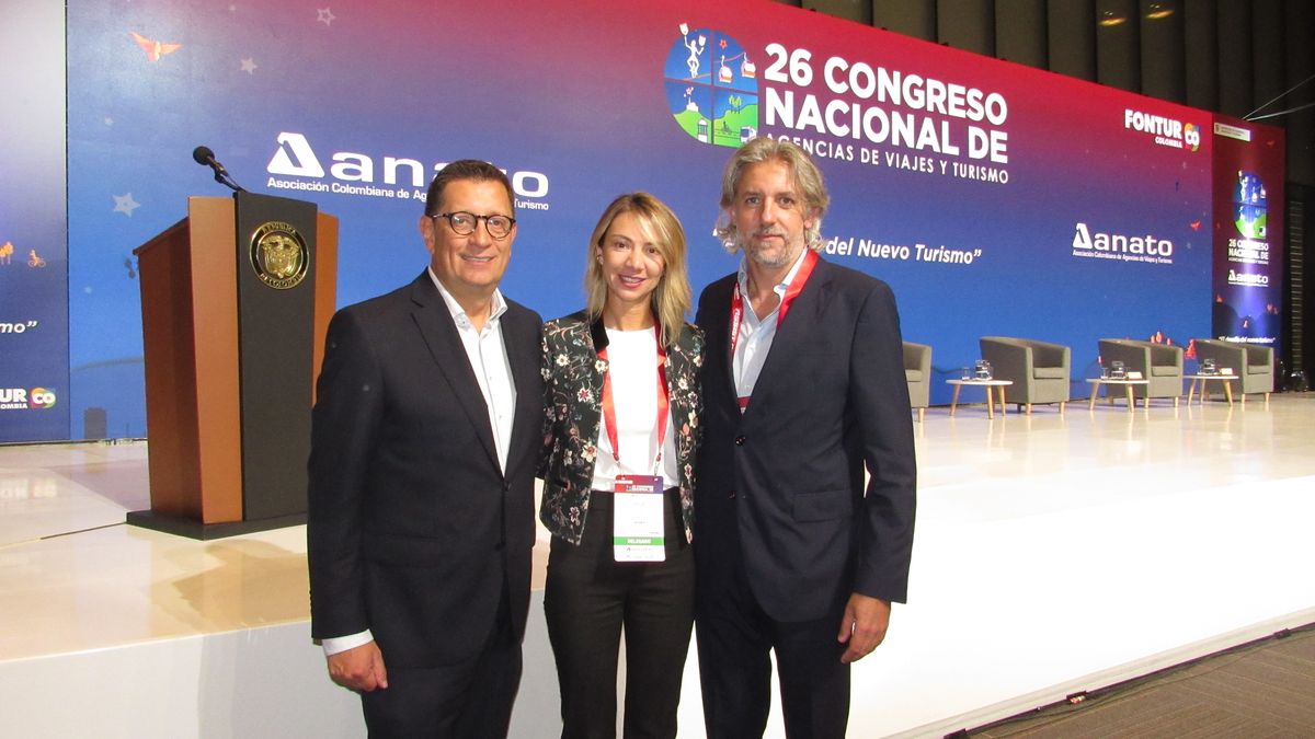 Freda Dueñas, vicepresidente comercial de Aviatur y Samy Bessudo, presidente Aviatur.