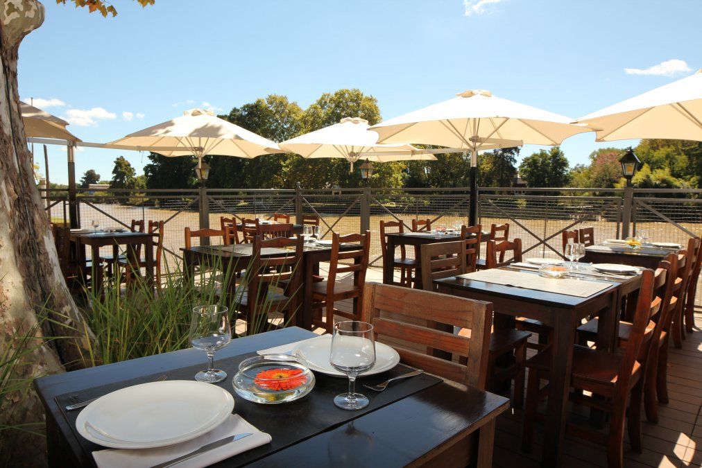 San Valentín se celebra en Tigre donde el restaurante María Luján propone un menú de varios pasos.