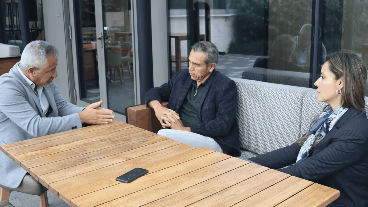 Fabián Manotas, director regional de Ladevi Medios y Soluciones; David Alemán, director de Ventas de Avianca para Colombia y Suramérica; y Luz Adriana Pico Maffiold,  directora de comunicaciones de Avianca.