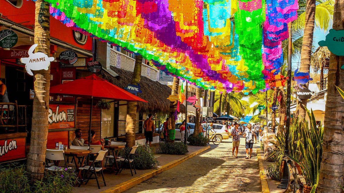 De enero a junio del corriente año han arribado a Puerto Vallarta 94 cruceros, de acuerdo con información de Administraciones del Sistema Portuario Nacional (Asipona).  