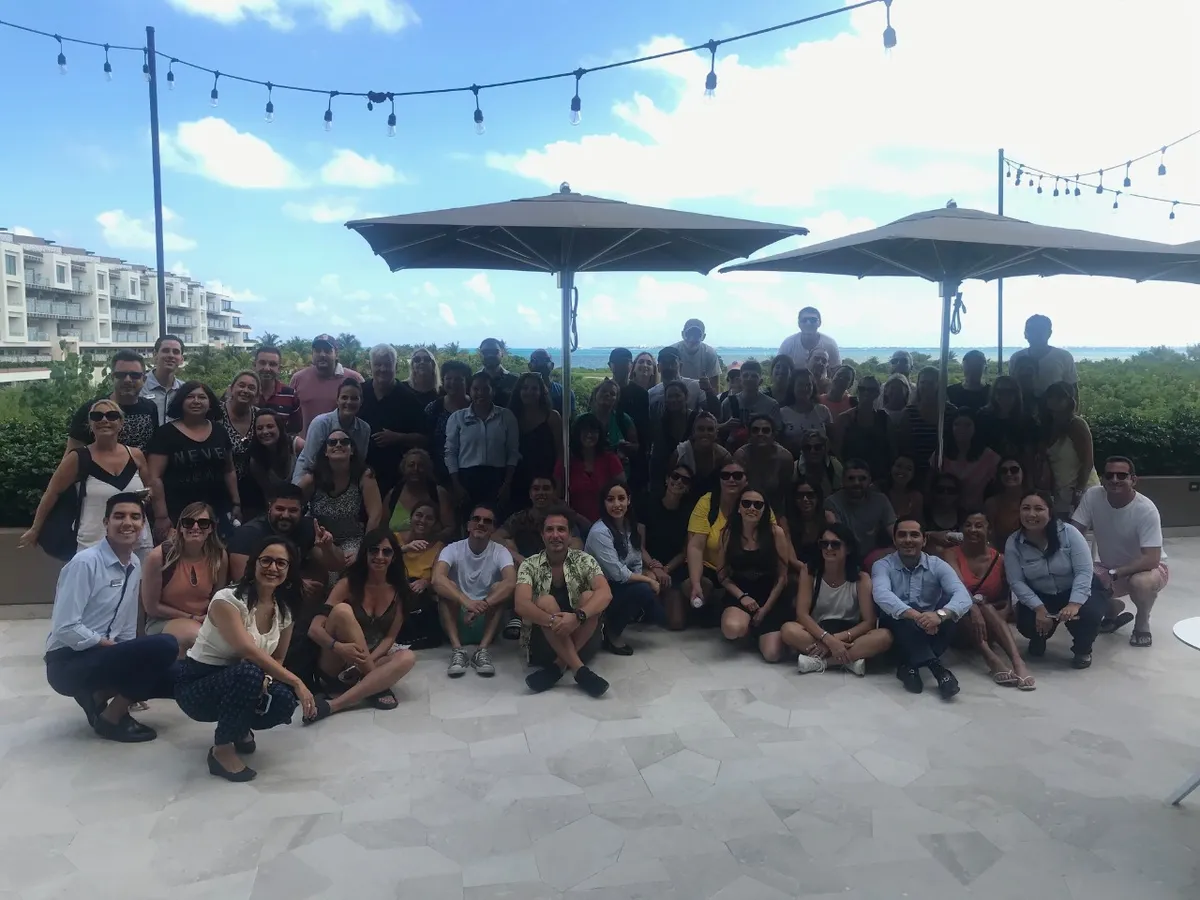 En la presentación de los hoteles, Cinthia Sosa, Marcela Maldonado y Oliver Reinhart conversaron con un grupo selecto de agentes de viajes.