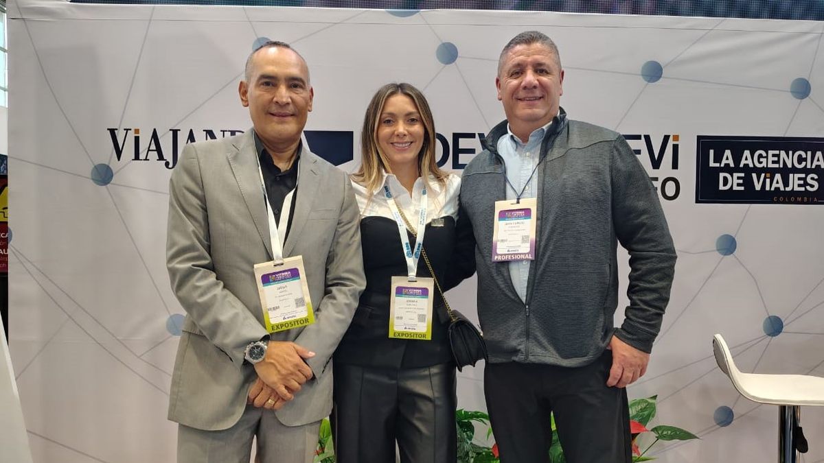 Diego Ariza –TuReserva.com–, Jessica Sánchez –Ladevi Medios– y Juan Carlos Camacho –The Travel Planner–.