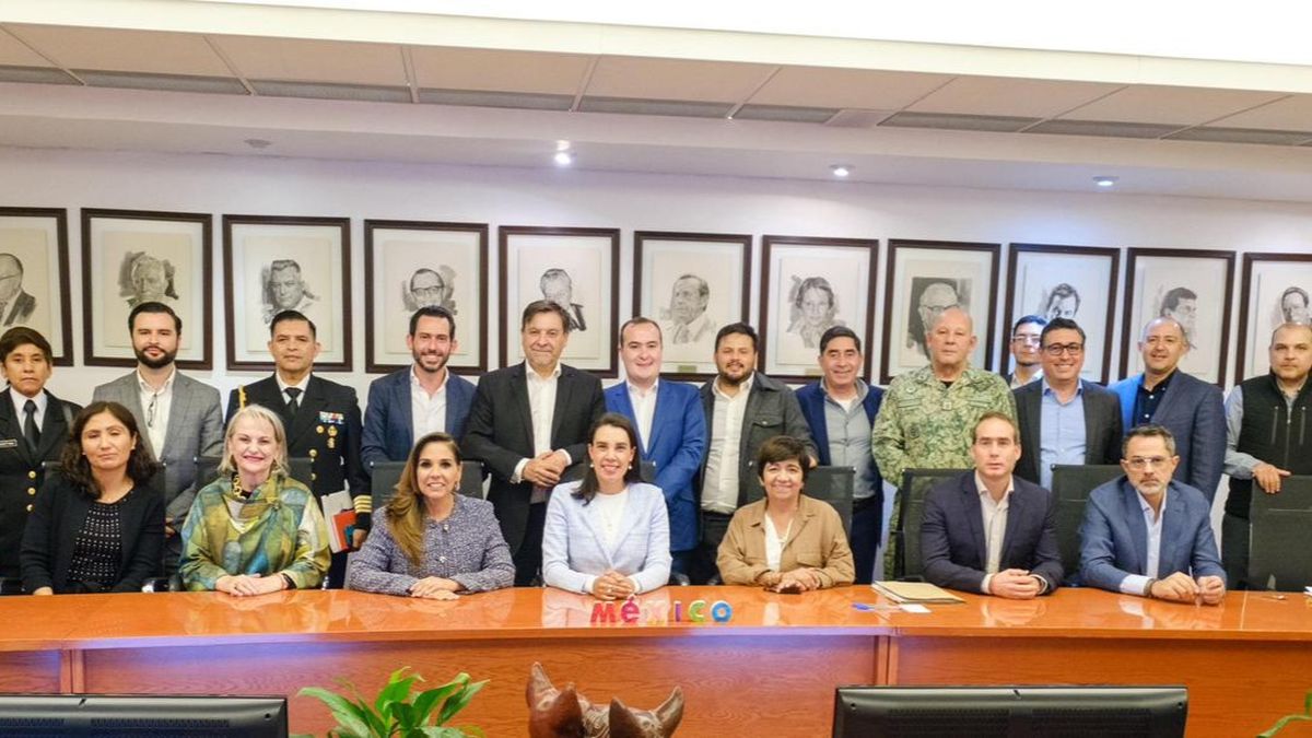 Autoridades federales y del gobierno de Quintana Roo se reunieron para encontrar una solución a la alarmante baja de afluencia turística que vive Tulum.