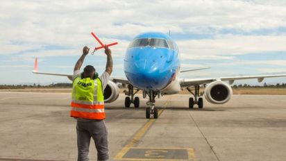 Por el paro general de la CGT, aerolíneas cancelan sus vuelos