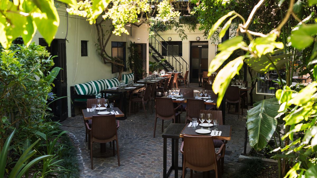 Verano en Buenos Aires: Lo de Jesús y La Malbequería ofrecen todo lo necesario para disfrutar de los días de calor en un ambiente relajado.  