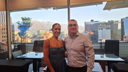 Larissa Valero, Business Development Manager LATAM de Norwegian Cruise Line Holdings, junto a Francisco Javier Gamio, gerente general de Tempo Reps.&nbsp;