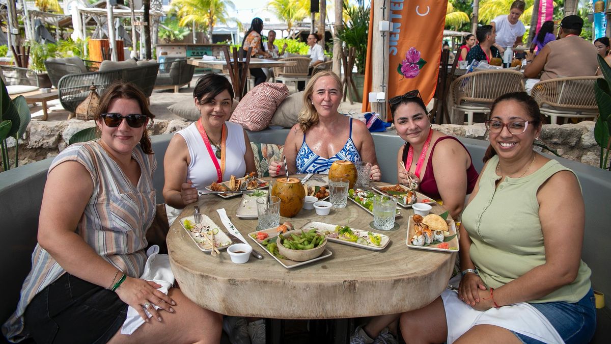 Almuerzo en The Kontiki Curazao Beach Resort.