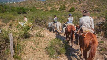 Te contamos 3 paseos hermosos para hacer en familia este verano en La Falda, Córdoba.&nbsp;