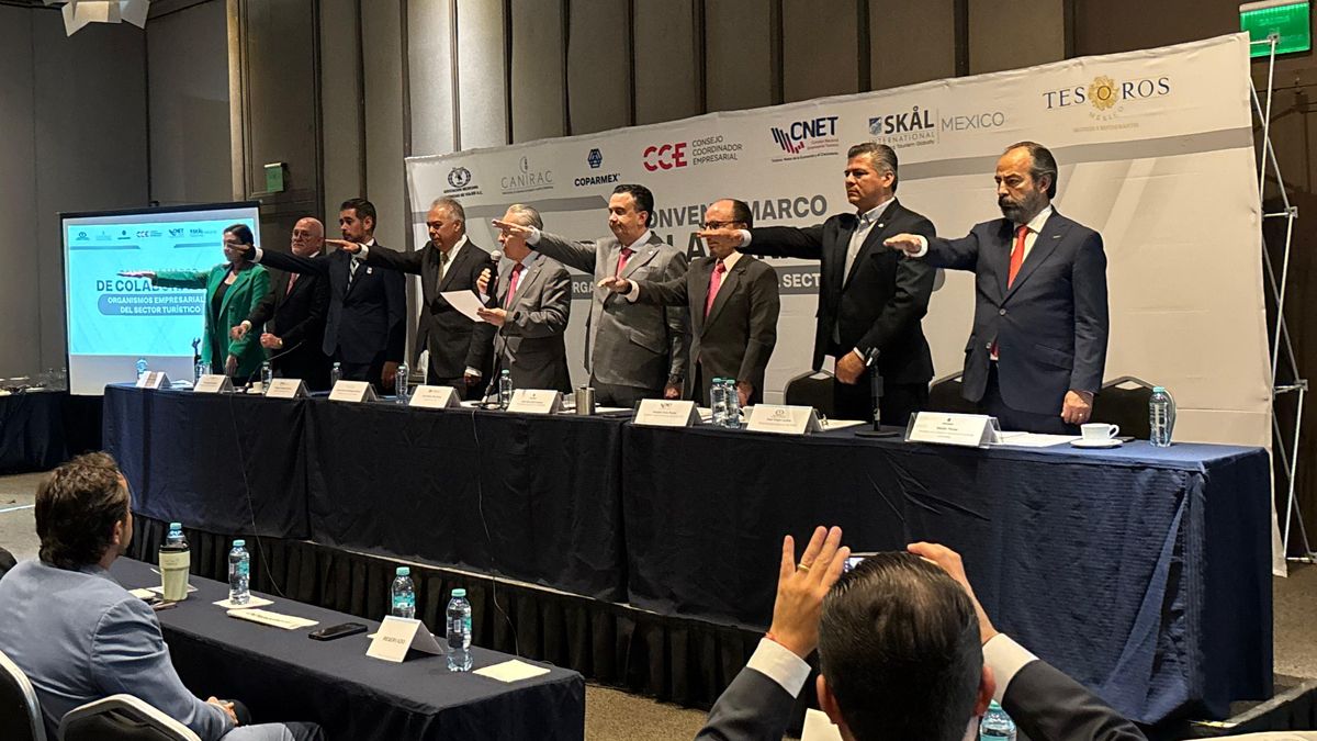 Representantes de CNET, Coparmex, AMAV y Canirac tomaron protesta para iniciar las mesas de trabajo del convenio.